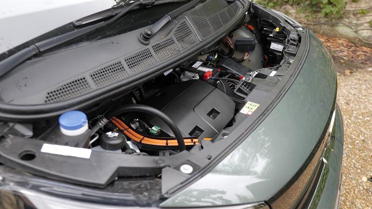 Vauxhall VIVARO LIFE ELECTRIC ESTATE 100kW Design XL 75kWh 5dr Auto